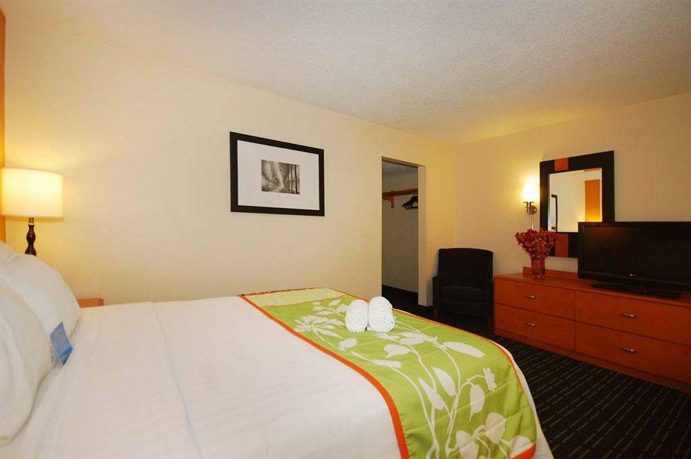 Fairfield Inn Boston Dedham Extérieur photo